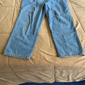 Gloria Vanderbilt Jean like new